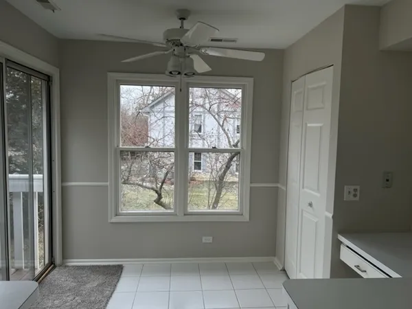 $2,600 | 1437 Clairmont Court, Unit 200, Vernon Hills, IL 60061