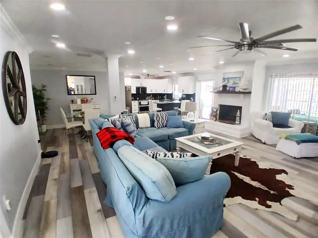 $4,900 | 4131 Center Gate Boulevard, Sarasota, FL 34233