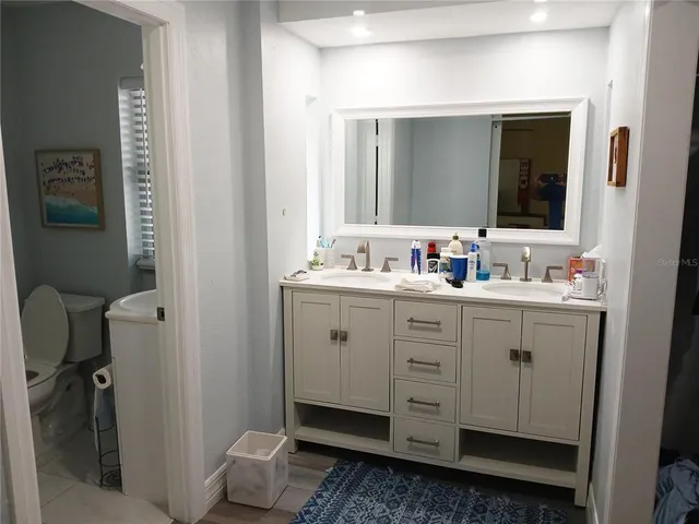 $4,900 | 4131 Center Gate Boulevard, Sarasota, FL 34233