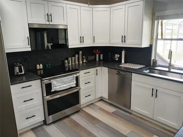 $4,900 | 4131 Center Gate Boulevard, Sarasota, FL 34233