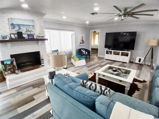 $4,900 | 4131 Center Gate Boulevard, Sarasota, FL 34233