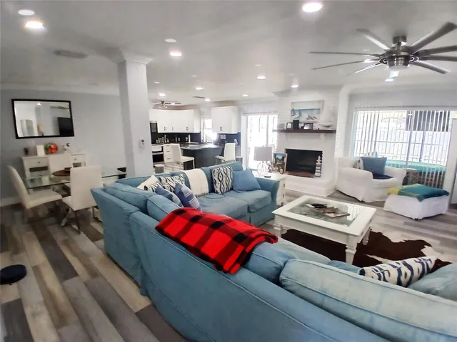 $4,900 | 4131 Center Gate Boulevard, Sarasota, FL 34233