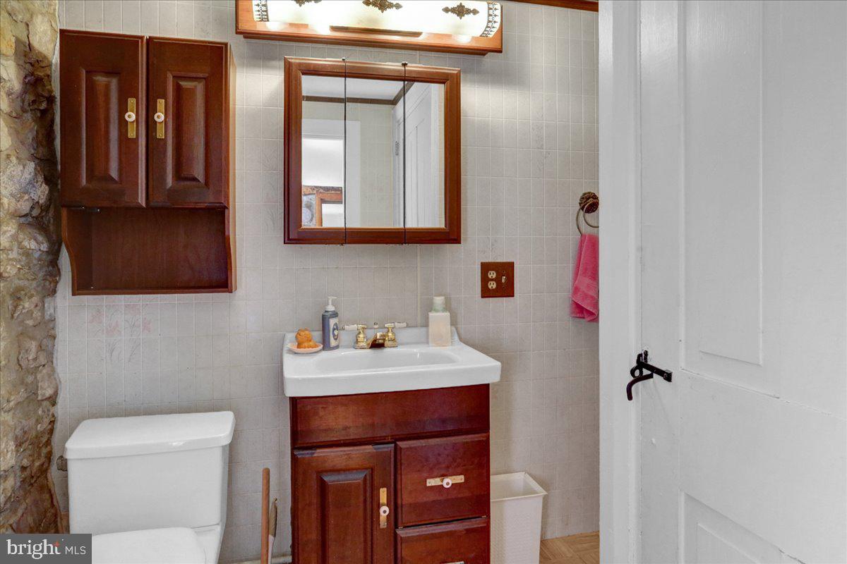 535 Snyder Road Perkiomenville, PA 18074 - Photo 32 of 54 1/2 bath