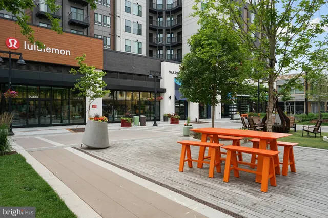 $4,000 | 44707 Plympton Square, Ashburn, VA 20147