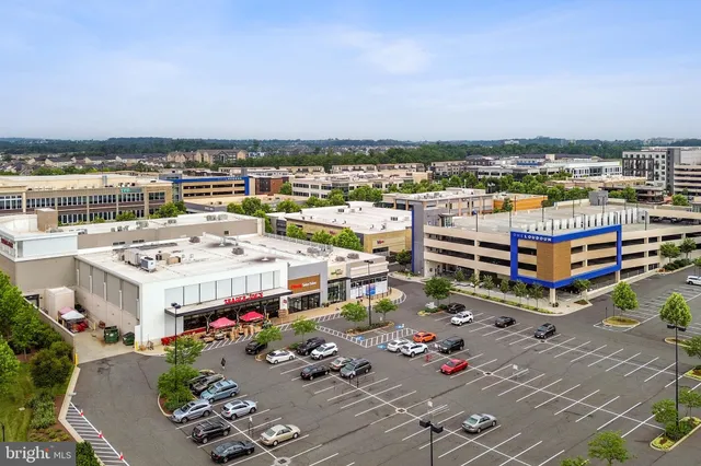 $4,000 | 44707 Plympton Square, Ashburn, VA 20147