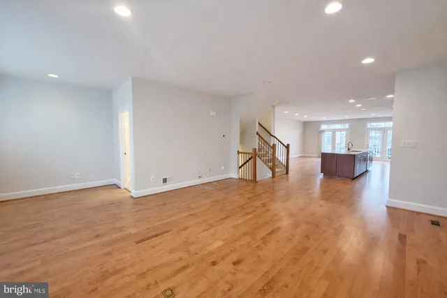 a view of a livingroom with a ceiling fan