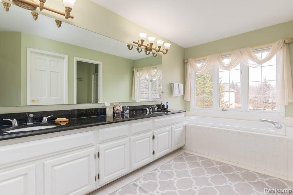 3700 Newcastle Drive Rochester Hills, MI 48306 - Photo 30 of 68