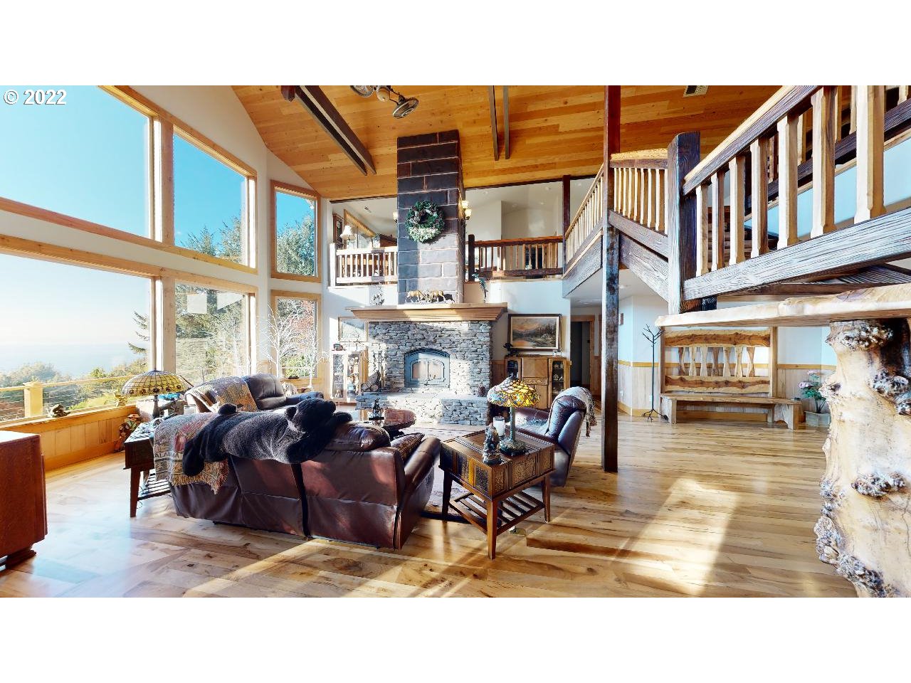 95747 Cape Ferrelo Road Brookings, OR 97415 - Photo 4 of 32 Living Room