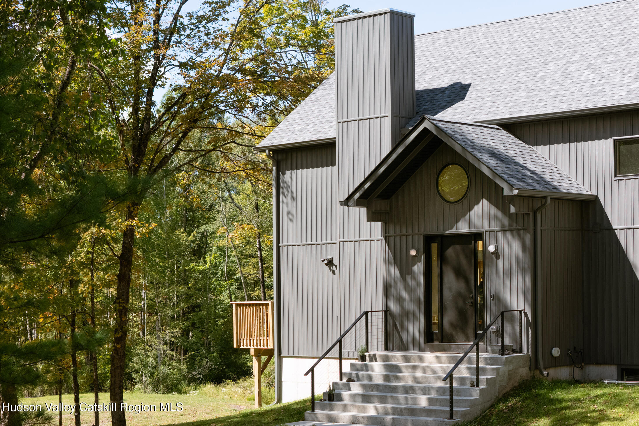 171 Birchall Road Wawarsing, NY 12428 - Photo 4 of 26 a front view of a house with garden