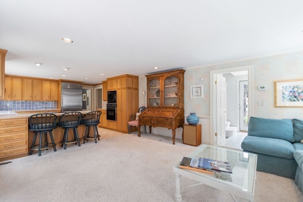 40 Nobscot Road Weston, MA 02493 - Photo 18 of 37 Gallery Image 18