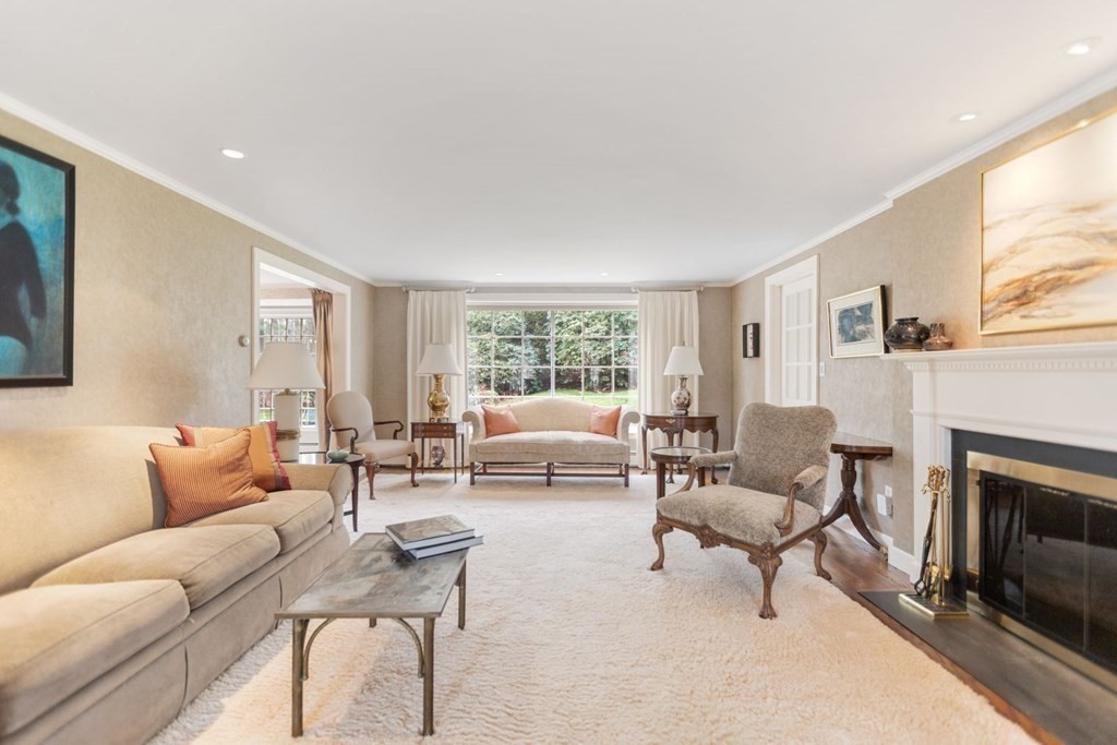 40 Nobscot Road Weston, MA 02493 - Photo 8 of 37 Gallery Image 8