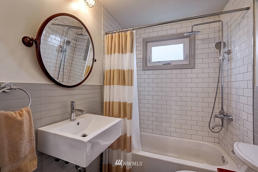 330 Stevens Avenue Southwest Renton, WA 98057 - Photo 11 of 19