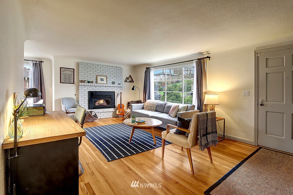 330 Stevens Avenue Southwest Renton, WA 98057 - Photo 4 of 19