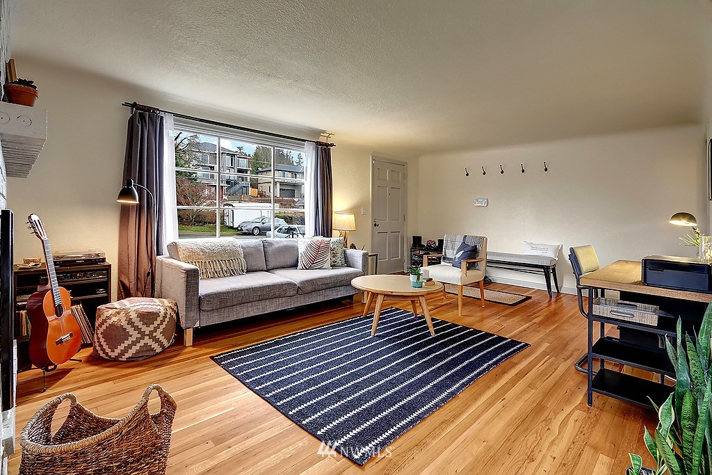 330 Stevens Avenue Southwest Renton, WA 98057 - Photo 5 of 19