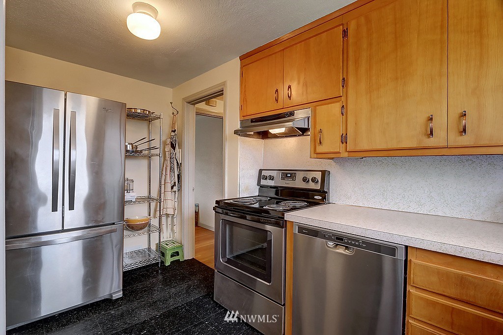 330 Stevens Avenue Southwest Renton, WA 98057 - Photo 6 of 19