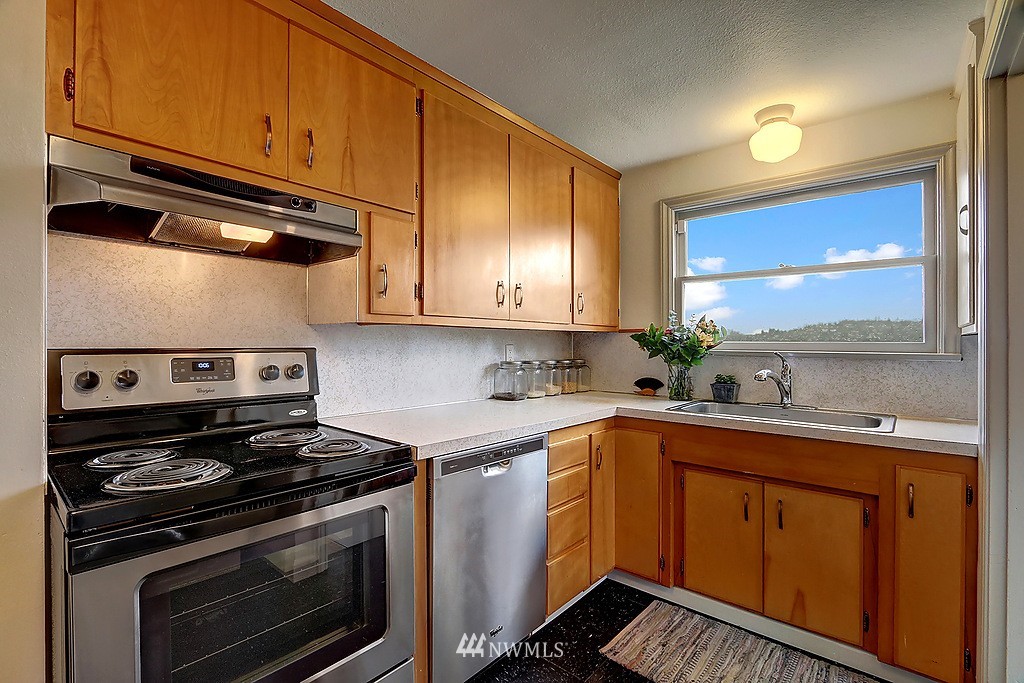330 Stevens Avenue Southwest Renton, WA 98057 - Photo 7 of 19