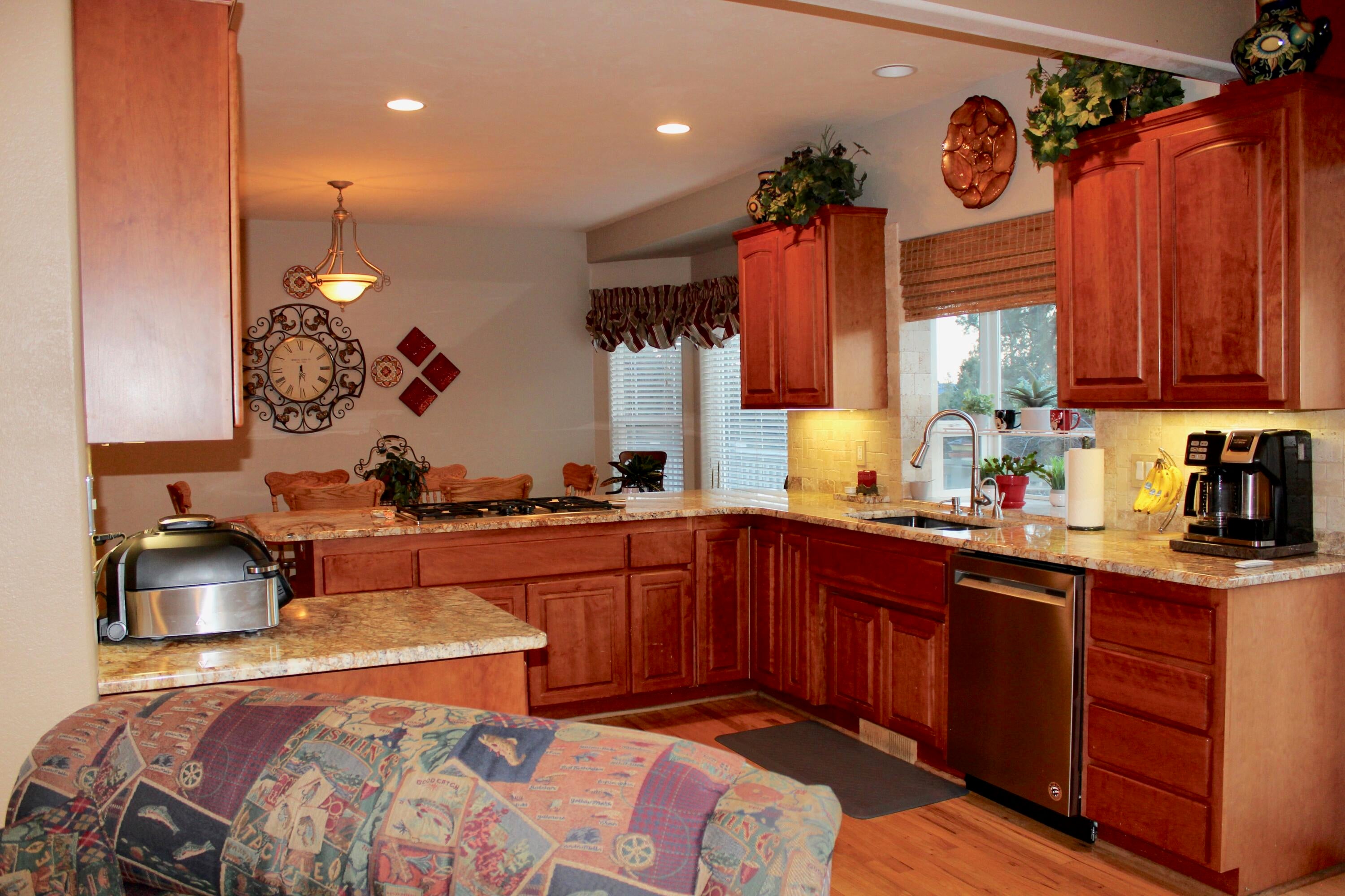 10914 Kestrel Road Klamath Falls, OR 97601 - Photo 23 of 62 IMG_1085