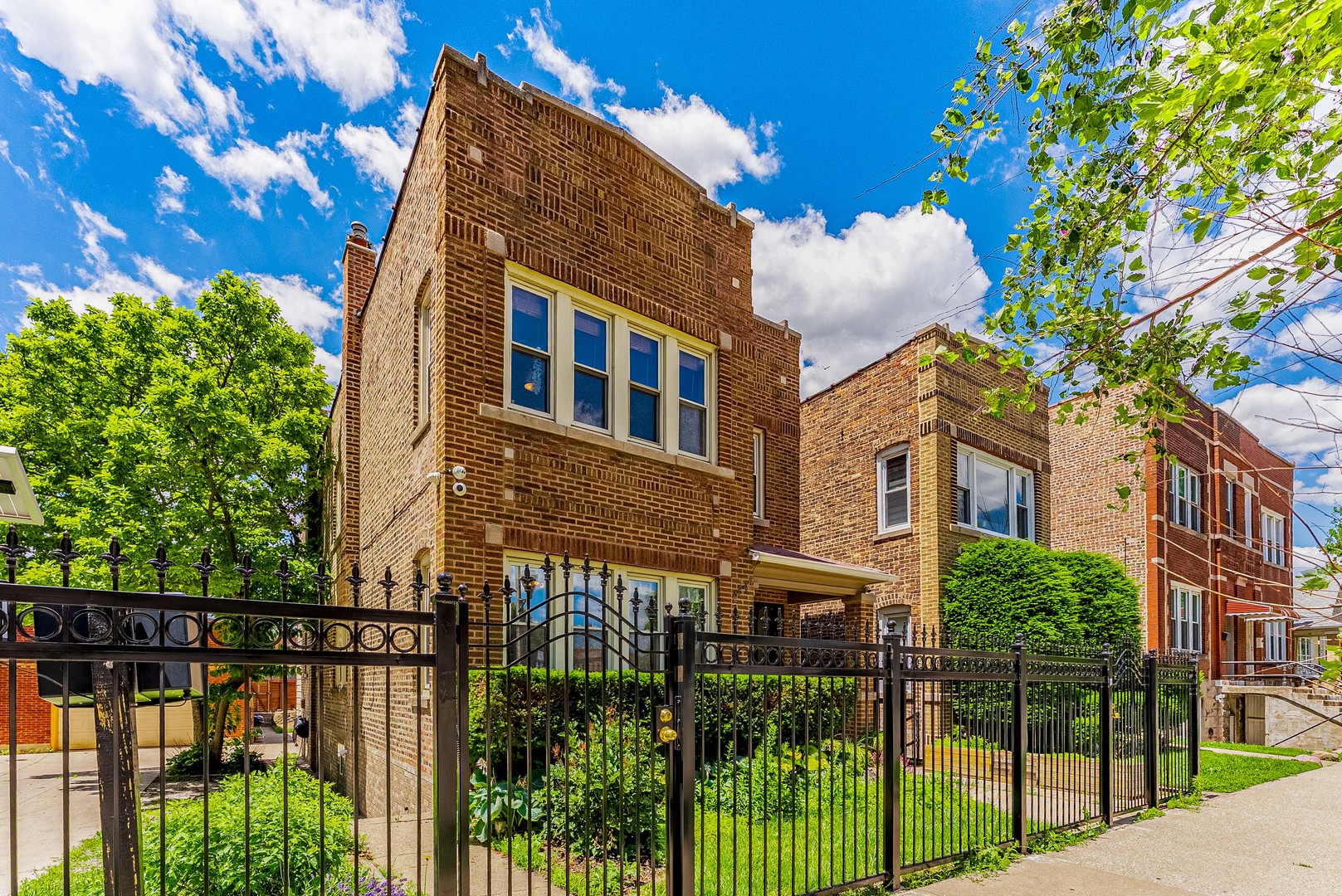 2844 South Throop Street Chicago, IL 60608 - Photo 3 of 45