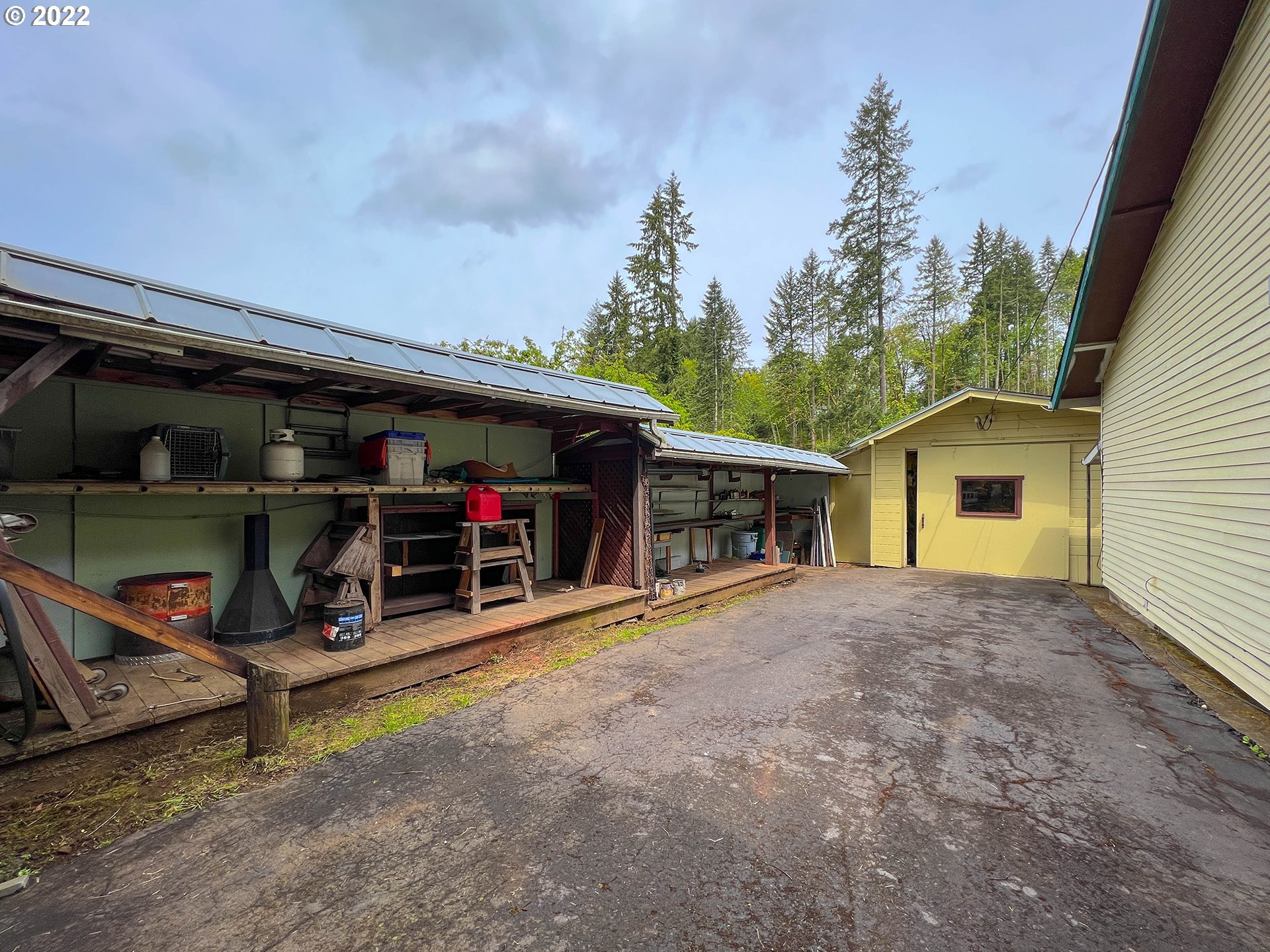 38677 East Cedar Flat Road Springfield, OR 97478 - Photo 19 of 31 Gallery Image 19