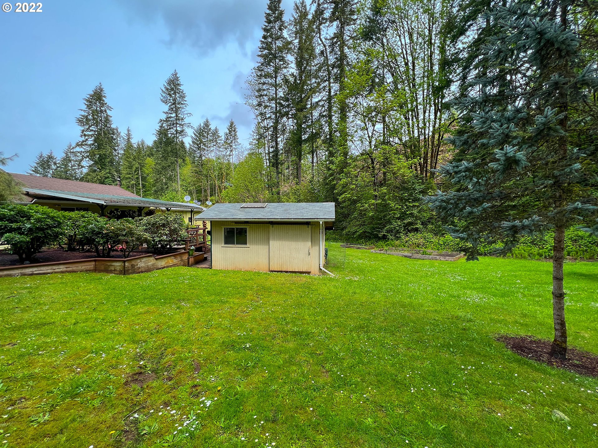 38677 East Cedar Flat Road Springfield, OR 97478 - Photo 24 of 31 Gallery Image 24