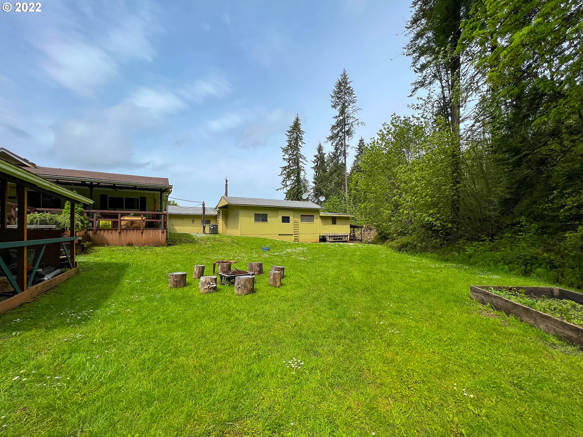 38677 East Cedar Flat Road Springfield, OR 97478 - Photo 27 of 31 Gallery Image 27
