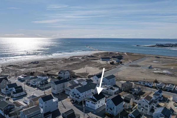 $550,000 | 14-16 Dover Avenue, Unit 1, Hampton, NH 03842