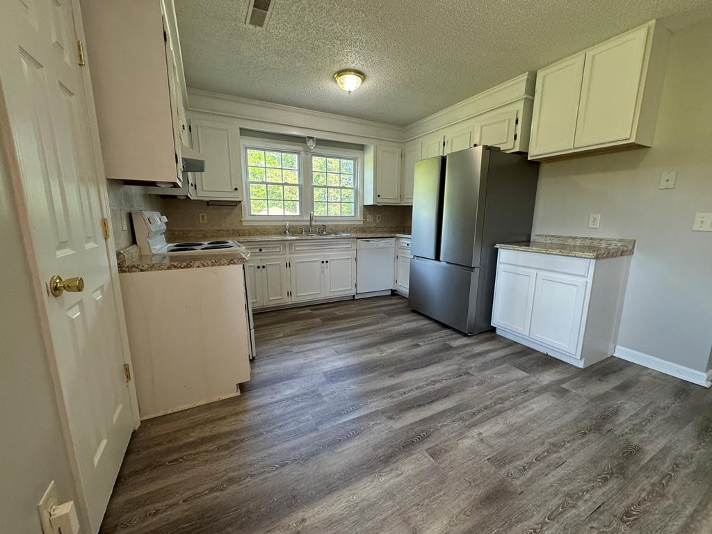 4415 Red Lane Road Dalzell, SC 29040 - Photo 7 of 15