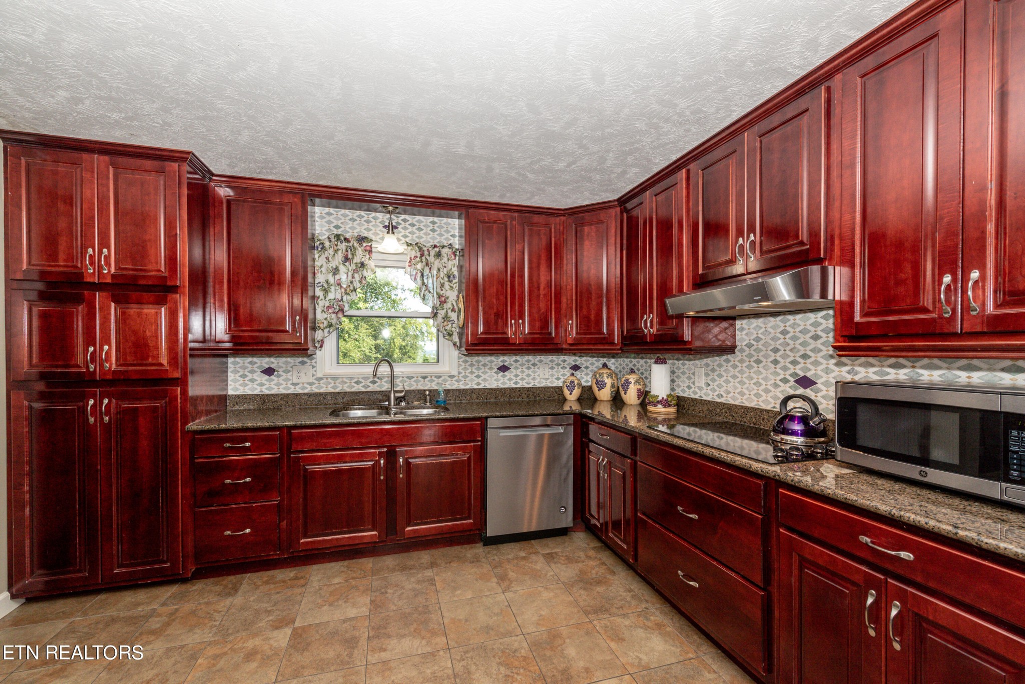 2713 Clover Hill Ridge Road Maryville, TN 37801 - Photo 15 of 51 Gallery Image 15