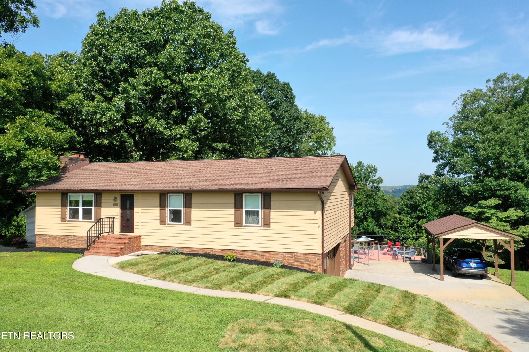 2713 Clover Hill Ridge Road Maryville, TN 37801 - Photo 4 of 51 Gallery Image 4