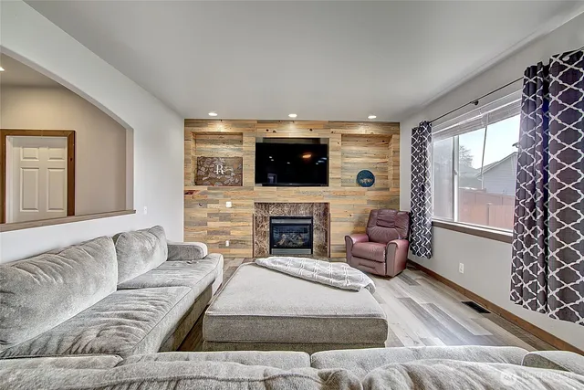 $650,000 | 6810 36th Street Northeast, Marysville, WA 98270