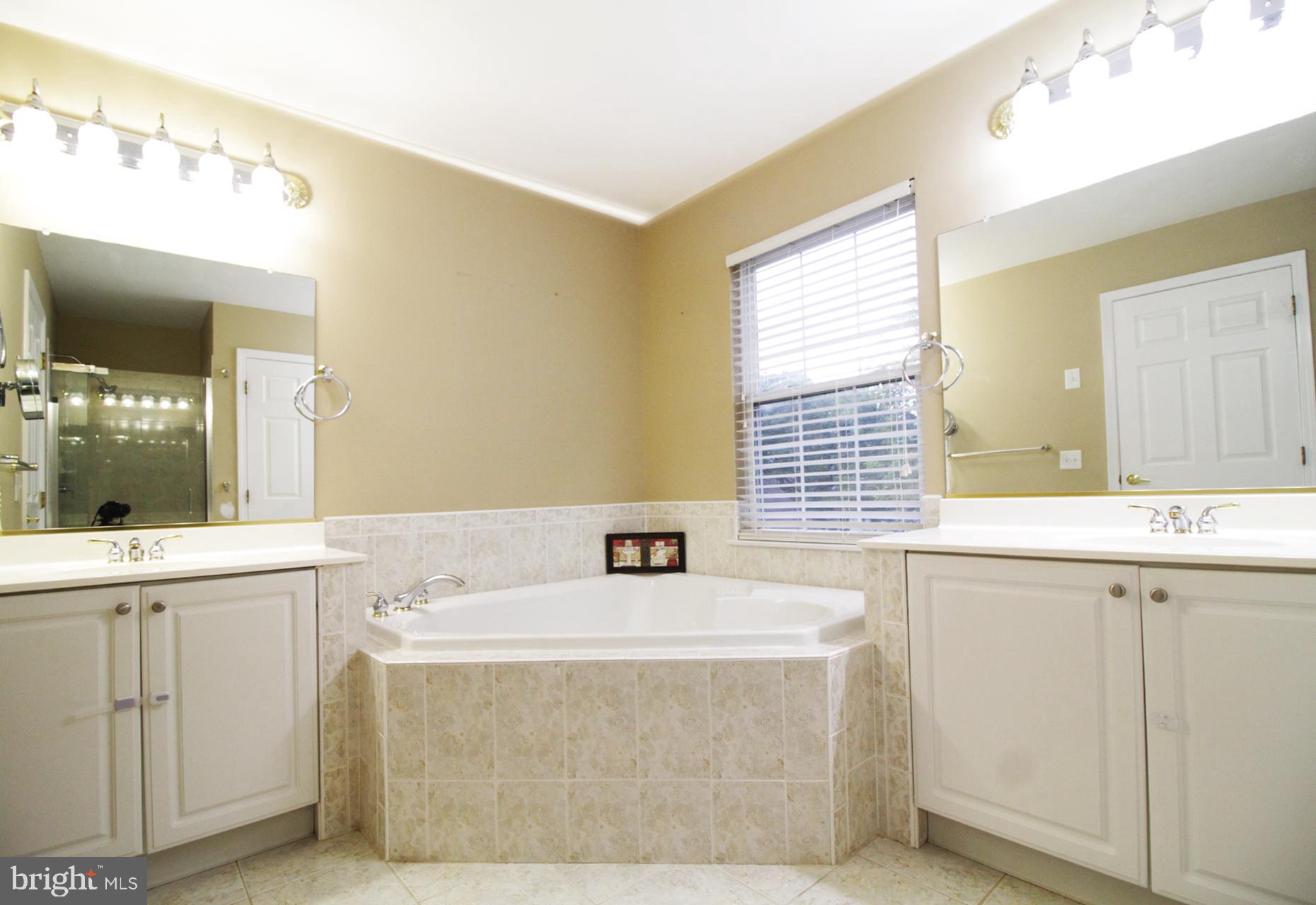 334 Watkins Road Pennington, NJ 08534 - Photo 17 of 39