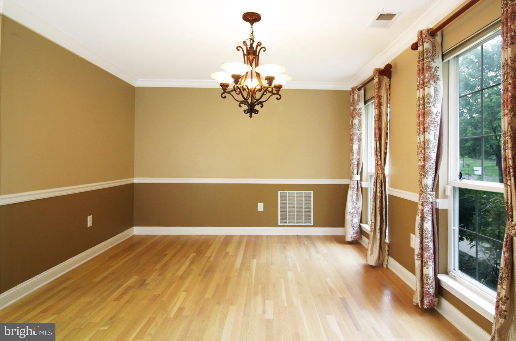 334 Watkins Road Pennington, NJ 08534 - Photo 4 of 39