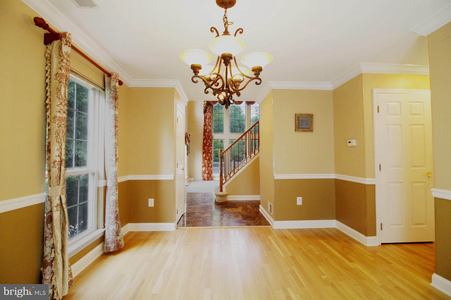 334 Watkins Road Pennington, NJ 08534 - Photo 5 of 39