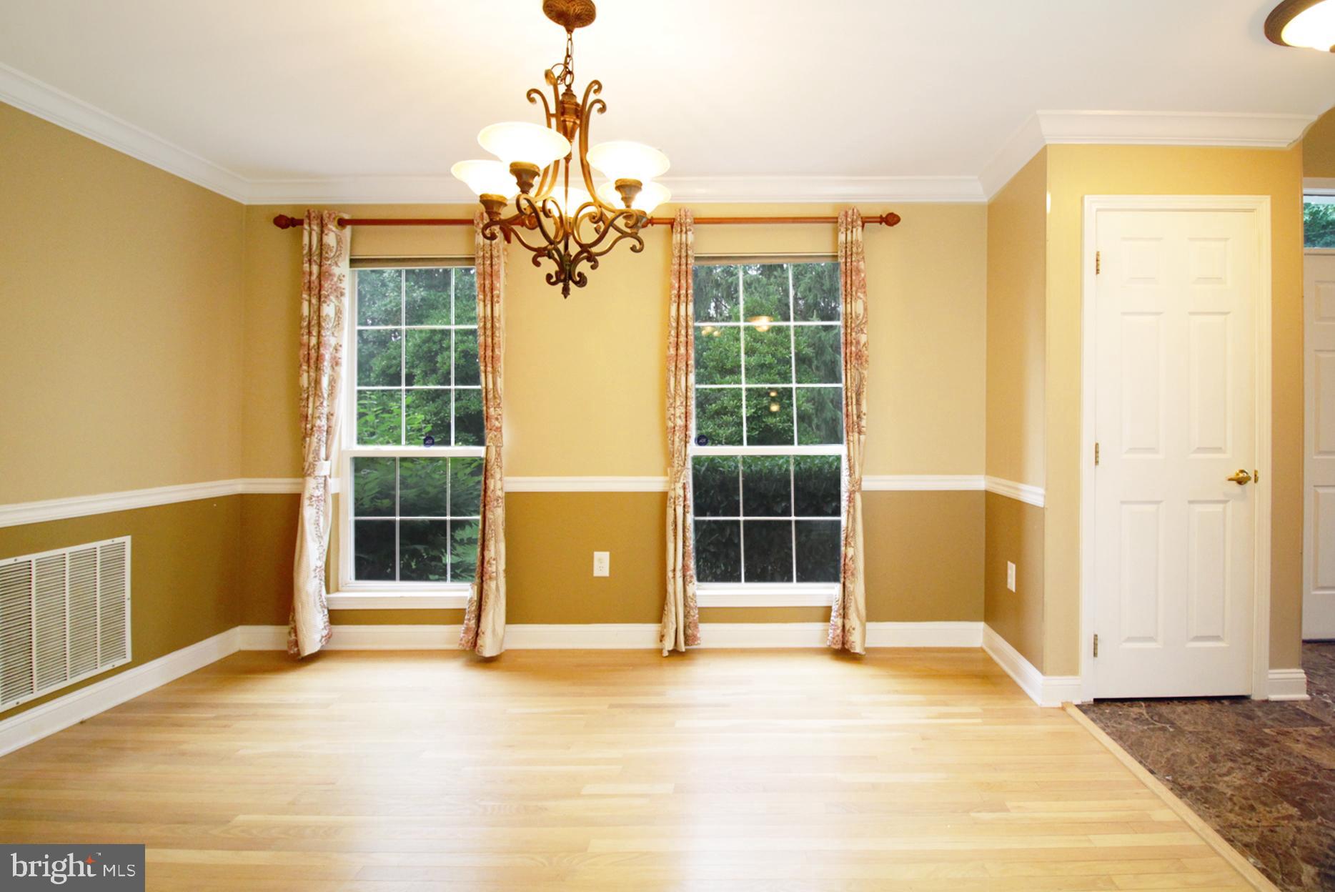334 Watkins Road Pennington, NJ 08534 - Photo 6 of 39