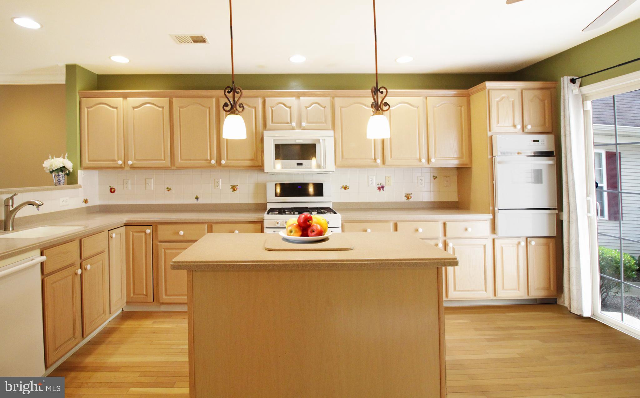 334 Watkins Road Pennington, NJ 08534 - Photo 7 of 39