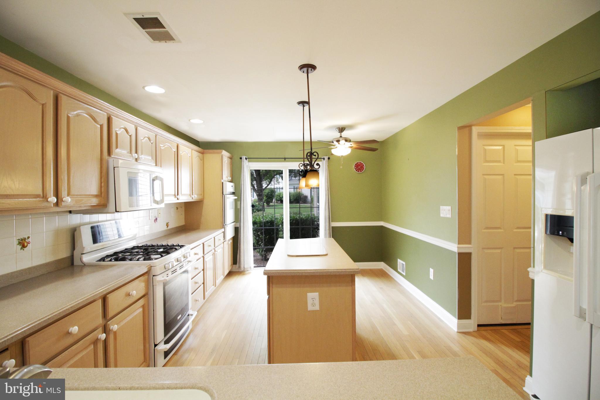 334 Watkins Road Pennington, NJ 08534 - Photo 9 of 39