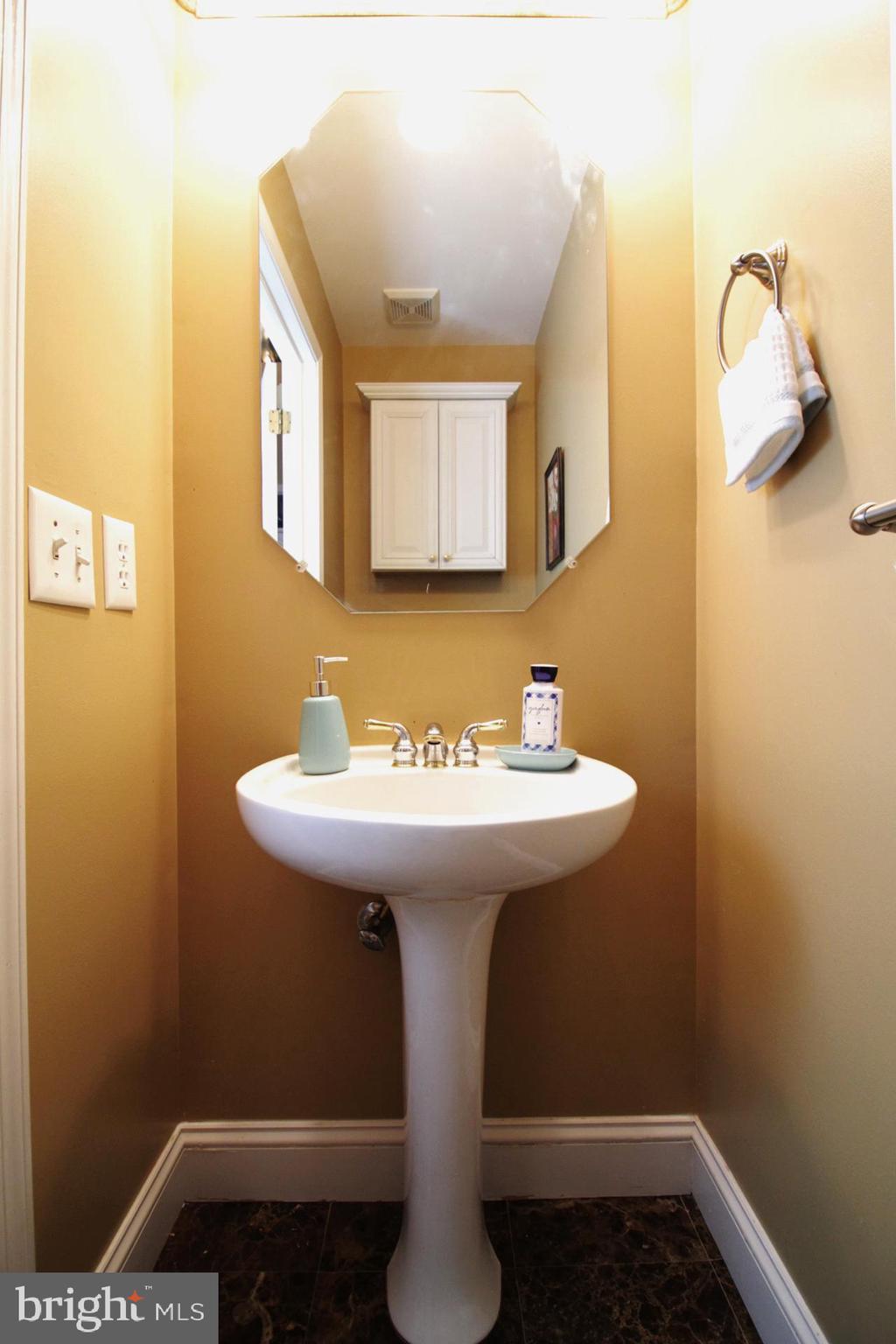 334 Watkins Road Pennington, NJ 08534 - Photo 10 of 39
