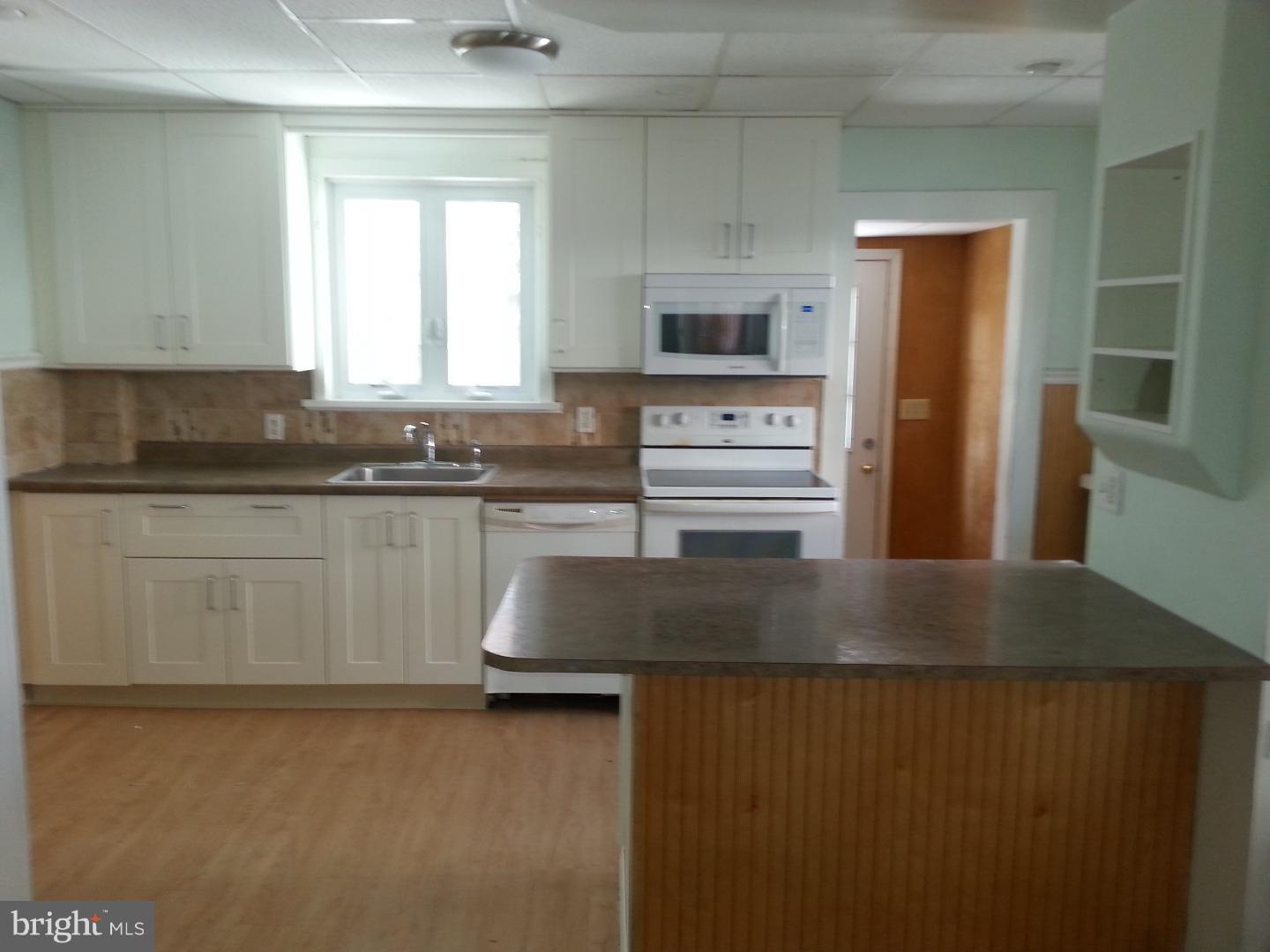 128 East Chelton Road Brookhaven, PA 19015 - Photo 3 of 10 Gallery Image 3