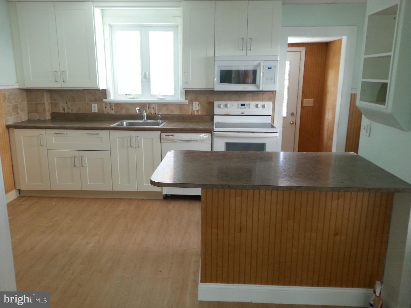 128 East Chelton Road Brookhaven, PA 19015 - Photo 4 of 10 Gallery Image 4