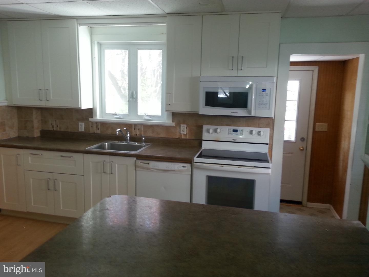 128 East Chelton Road Brookhaven, PA 19015 - Photo 6 of 10 Gallery Image 6