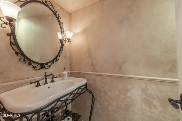 $2,375,000 | 6805 Aviano Drive, Camarillo, CA 93012