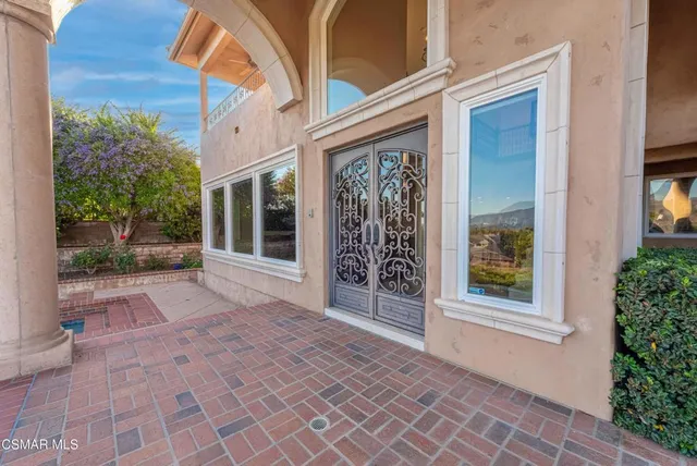 a view of entryway and hall