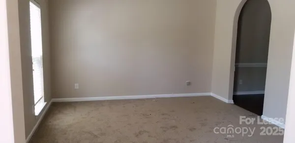 $2,400 | 2319 Comfrey Court, Charlotte, NC 28213