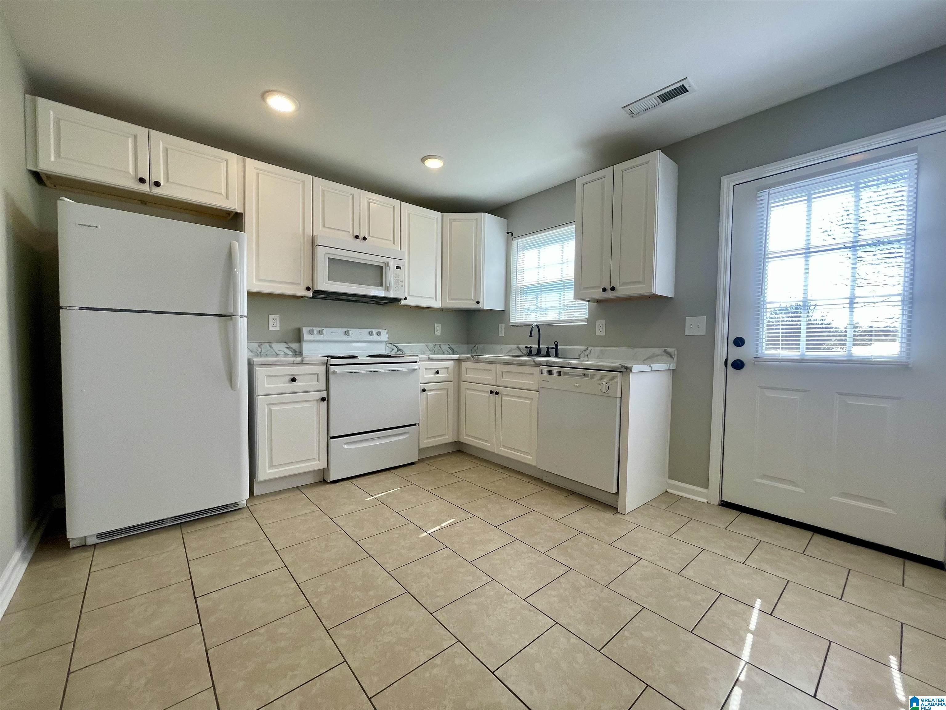 1304 3rd Street Southeast Cullman, AL 35055 - Photo 2 of 19