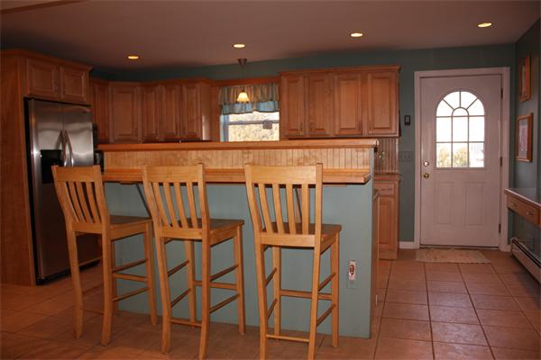140 Barrington Road Longmeadow, MA 01106 - Photo 5 of 27 Gallery Image 5