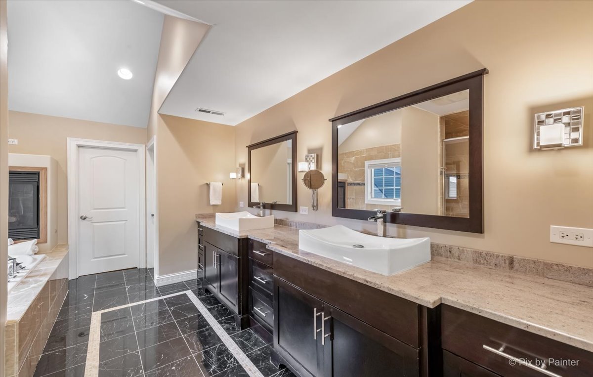 416 Blythe Road Riverside, IL 60546 - Photo 21 of 46