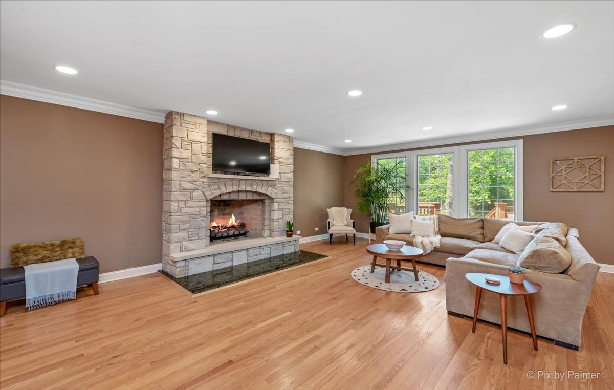 416 Blythe Road Riverside, IL 60546 - Photo 4 of 46