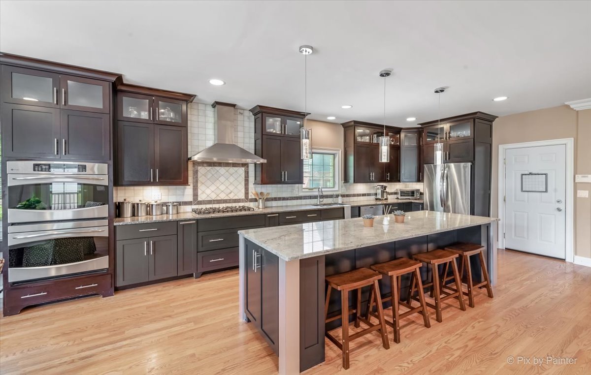 416 Blythe Road Riverside, IL 60546 - Photo 8 of 46