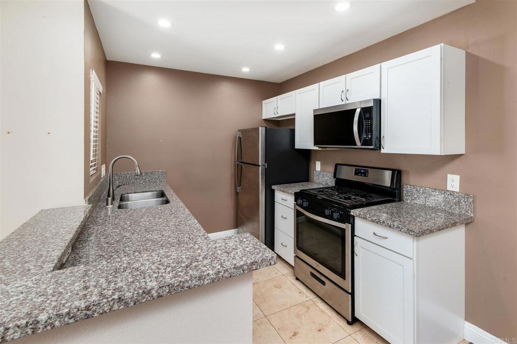 13716 Midland Road Poway, CA 92064 - Photo 11 of 29