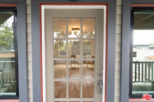 $3,200 | 1365 1/2 Maltman Avenue, Los Angeles, CA 90026